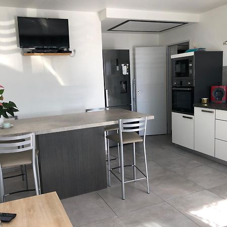 Volx Appartement Sur La Colline Avec Acces Piscine מראה חיצוני תמונה