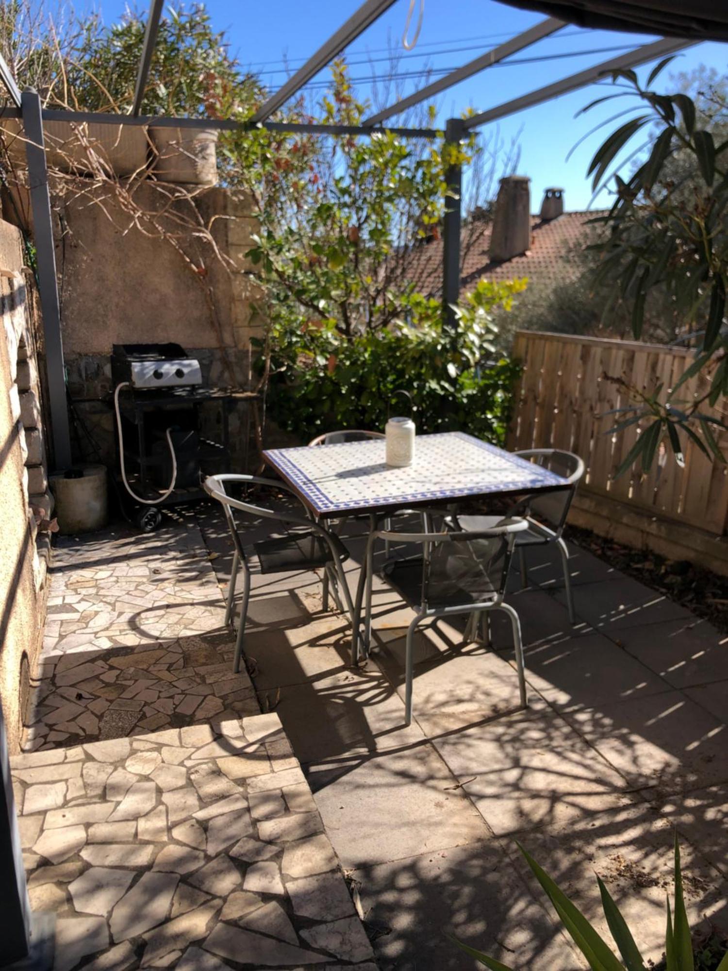 Volx Appartement Sur La Colline Avec Acces Piscine מראה חיצוני תמונה